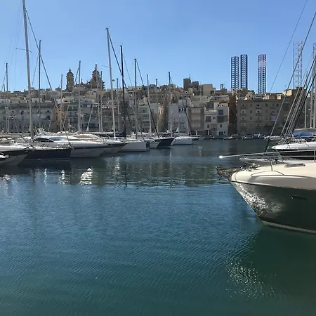 St Angelo Mansions * Birgu