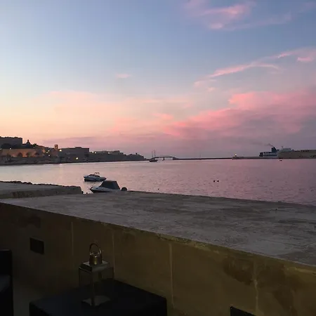 Apartment St Angelo Mansions *