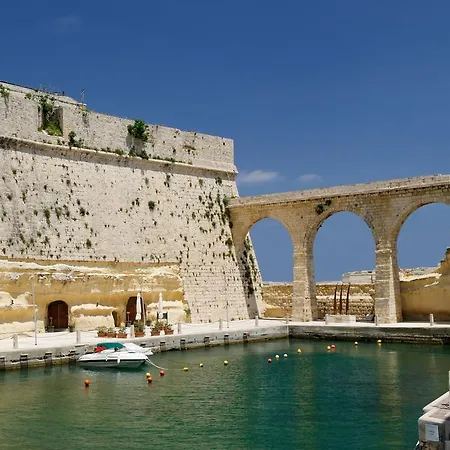 Apartment St Angelo Mansions *