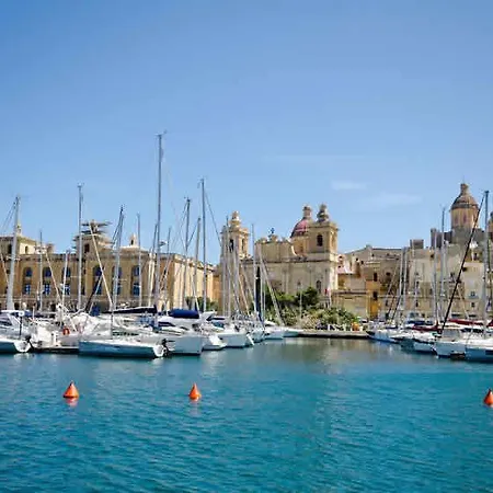 Apartment St Angelo Mansions